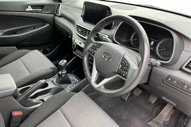 Hyundai TUCSON 1.6 GDi SE Nav 5dr 2WD White